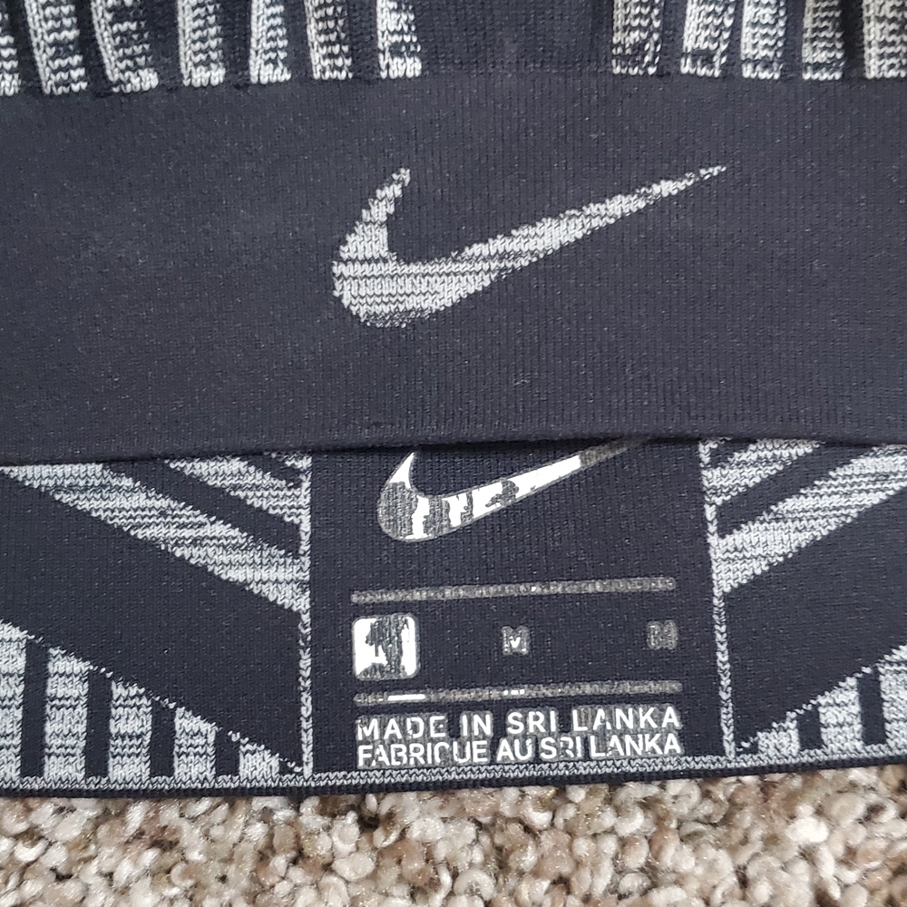 Nike Flyknit Sports Bra Women's Size M – Black AJ4047-014 - Picture 5 of 6